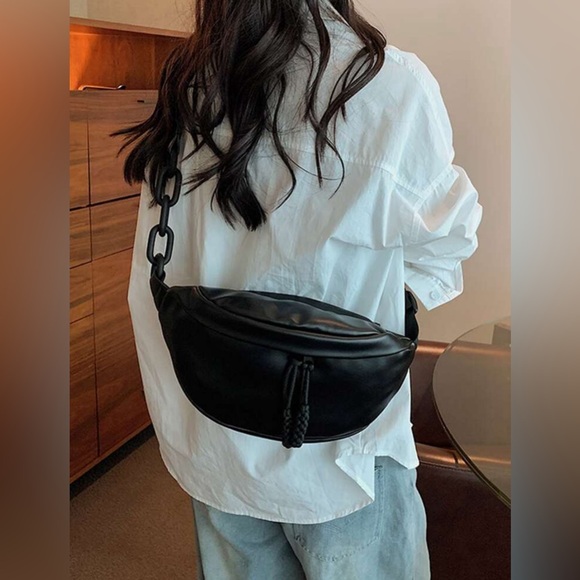 New Crossbody Bag, Fanny Pack - Picture 4 of 7